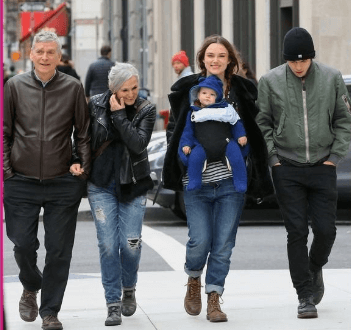 Edie Knightley Righton with her parents and grand-parents